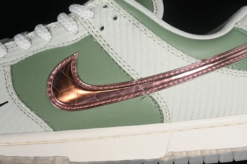 All categories Nk SB Dunk series Nk SB Dunk Low low-top sneakers Nk Dunk Low "Be 1 Of One" grass green SB low-top casual sneakers FQ0269-001
